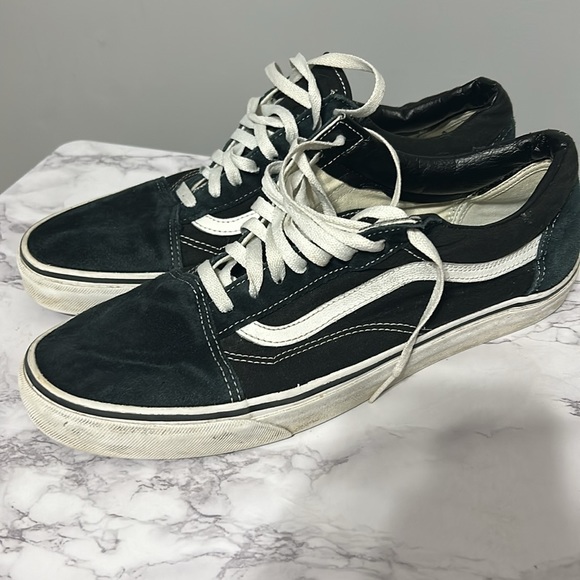 Vans Old Skool Shoes - Picture 2 of 6
